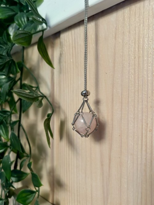 Halsband med rosenkvarts